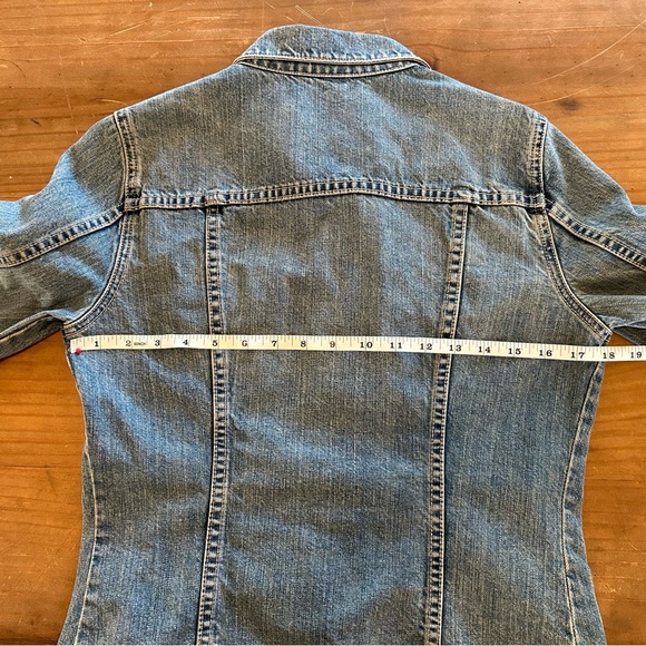 Lady’s J.crew Button Down Denim Jacket - Picture 6 of 11